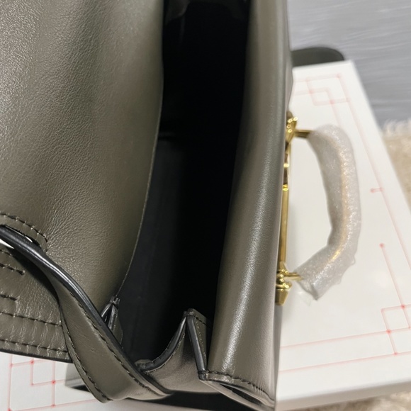 New Authentic ALEXANDER MCQUEEN The Story Leather Top Handle Bag - Picture 4 of 9